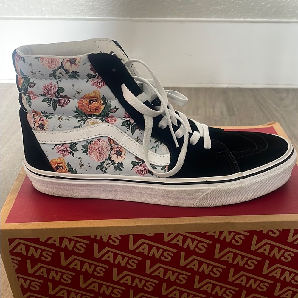 Vans Women's Floral High-Top Sneakers - Black and White